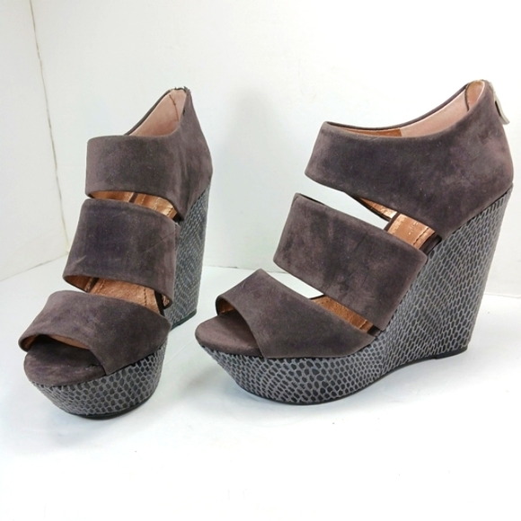 BCBGeneration Gray Platform Wedges - Picture 2 of 15